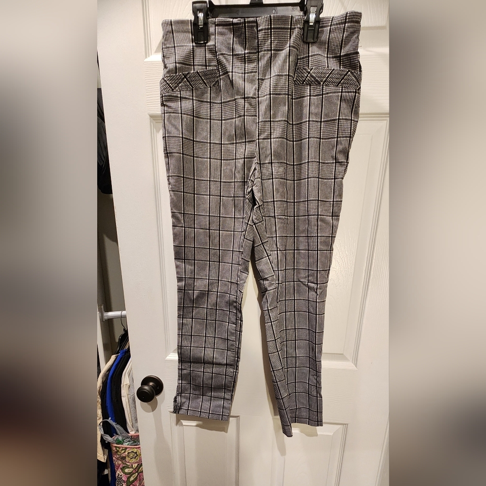 Joe B cropped dress pants